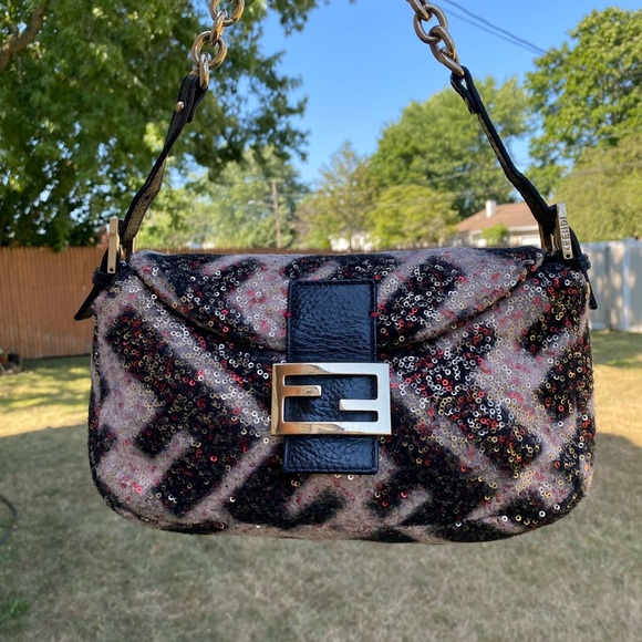 Fendi bag - Picture 2 of 16